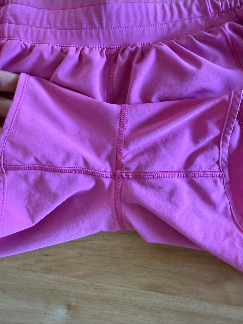 Ladies Lululemon Hotty Hot Low Rise Shorts - 4” Inseam - Sonic Pink - Sz 6 - Picture 5 of 14